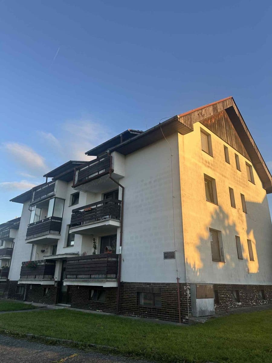 Prenájom bytu 3-izbový 78 m², Družstevní, Hrádek, Plzeňský kraj Prenájom bytu 3-izbový 78 m², Družstevní, Hrádek, Plzeňský kraj