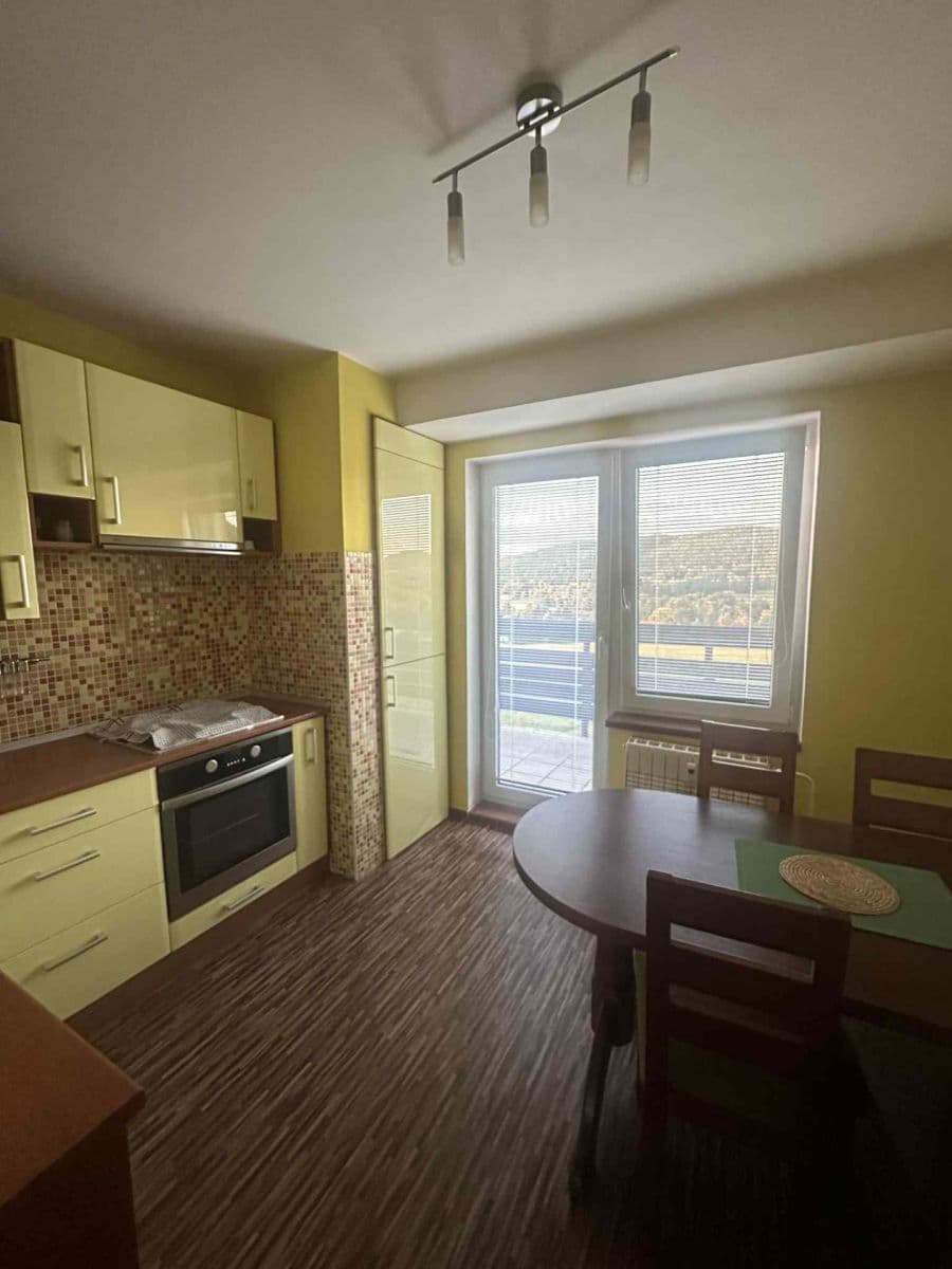 Prenájom bytu 3-izbový 78 m², Družstevní, Hrádek, Plzeňský kraj Prenájom bytu 3-izbový 78 m², Družstevní, Hrádek, Plzeňský kraj