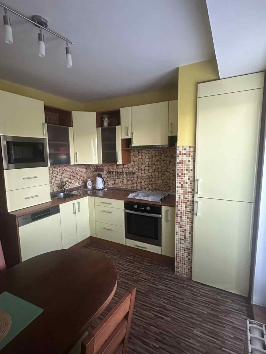 Prenájom bytu 3-izbový 78 m², Družstevní, Hrádek, Plzeňský kraj Prenájom bytu 3-izbový 78 m², Družstevní, Hrádek, Plzeňský kraj