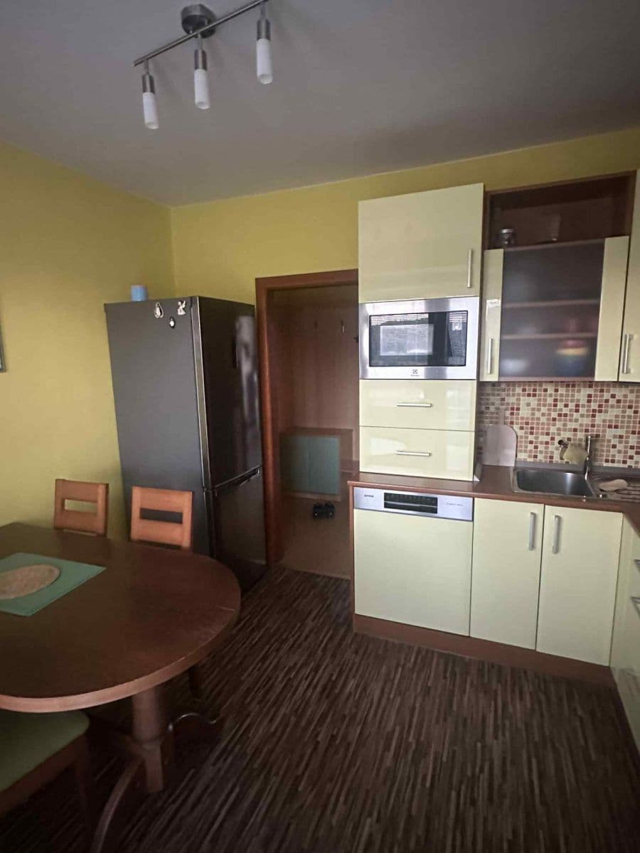 Prenájom bytu 3-izbový 78 m², Družstevní, Hrádek, Plzeňský kraj Prenájom bytu 3-izbový 78 m², Družstevní, Hrádek, Plzeňský kraj