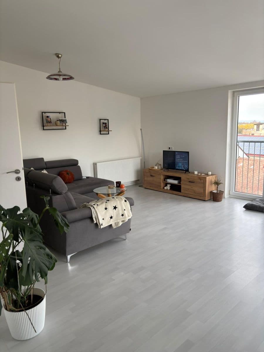 Prenájom bytu 3-izbový 86 m², Smetanova, Hořovice, Středočeský kraj Prenájom bytu 3-izbový 86 m², Smetanova, Hořovice, Středočeský kraj