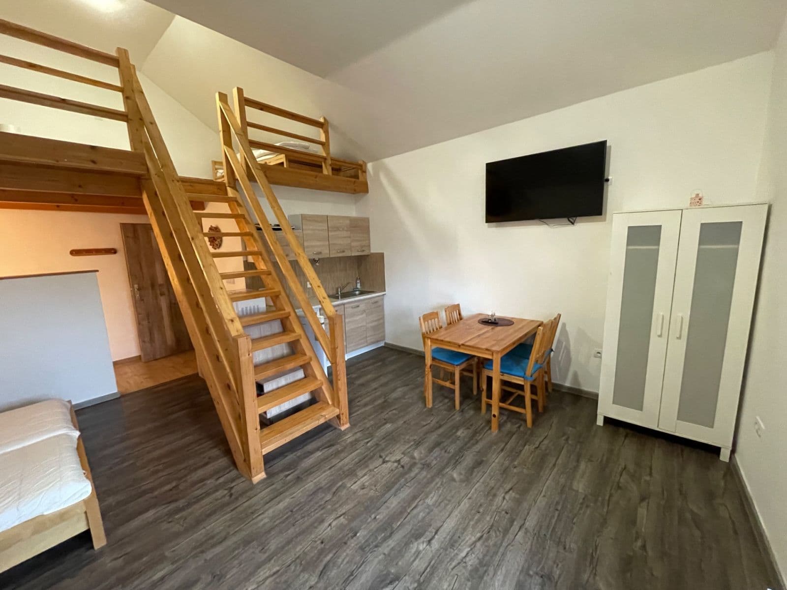 Predaj rekreačného objektu 117 m², pozemek 89 m², Jevišovka, Jihomoravský kraj Predaj rekreačného objektu 117 m², pozemek 89 m², Jevišovka, Jihomoravský kraj