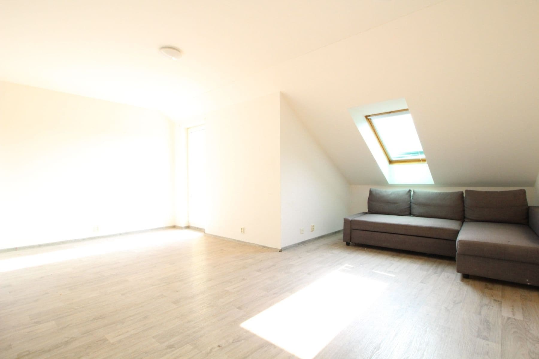 Prenájom bytu 1-izbový 48 m², Nad Štolami, Odolena Voda, Středočeský kraj Prenájom bytu 1-izbový 48 m², Nad Štolami, Odolena Voda, Středočeský kraj