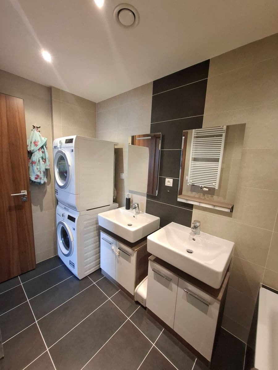 Prenájom bytu 4-izbový 102 m², Petržílkova, Praha, Praha Prenájom bytu 4-izbový 102 m², Petržílkova, Praha, Praha