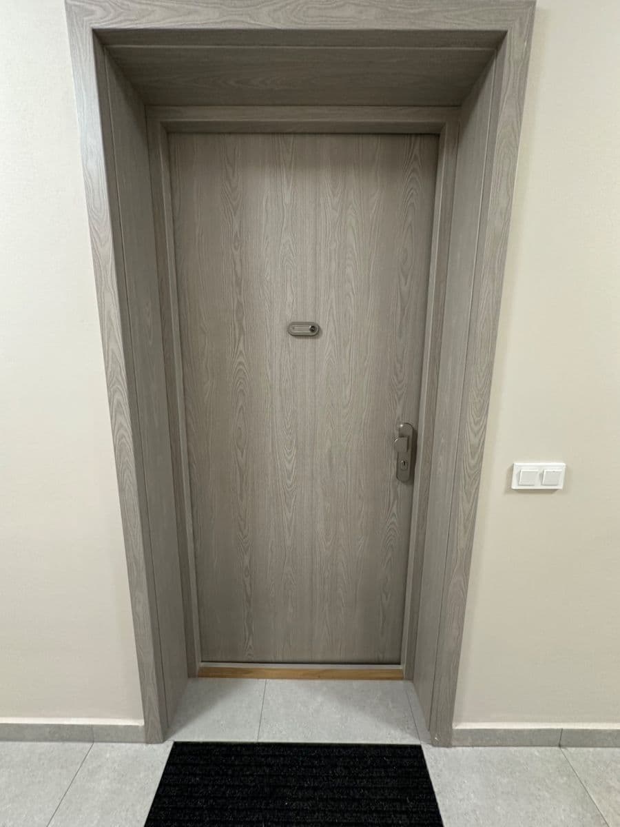 Prenájom bytu 1-izbový 60 m², Průběžná, Hradec Králové, Královéhradecký kraj Prenájom bytu 1-izbový 60 m², Průběžná, Hradec Králové, Královéhradecký kraj