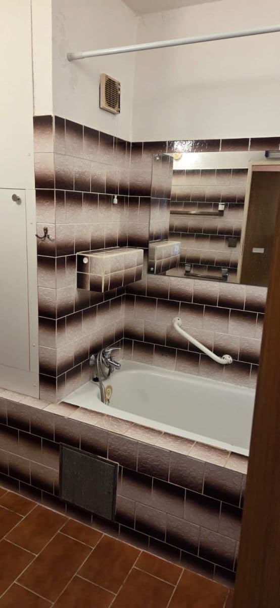 Predaj bytu 3-izbový 72 m², Kukelská, Praha, Praha Predaj bytu 3-izbový 72 m², Kukelská, Praha, Praha