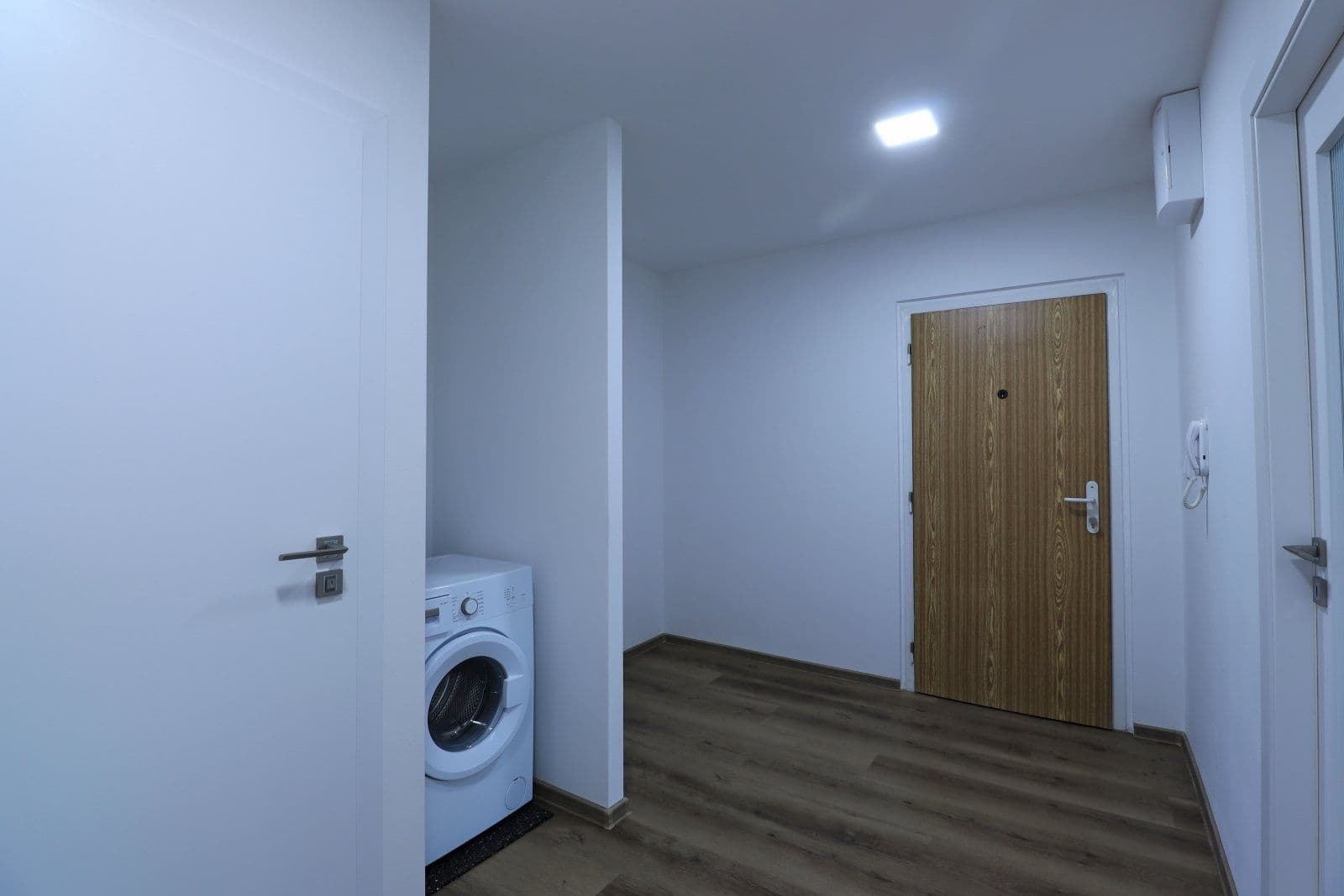 Prenájom bytu 3-izbový 78 m², Ohradní, Praha, Praha Prenájom bytu 3-izbový 78 m², Ohradní, Praha, Praha