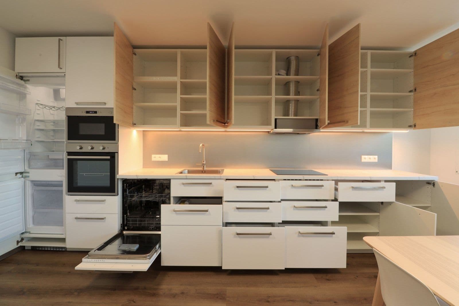 Prenájom bytu 3-izbový 78 m², Ohradní, Praha, Praha Prenájom bytu 3-izbový 78 m², Ohradní, Praha, Praha