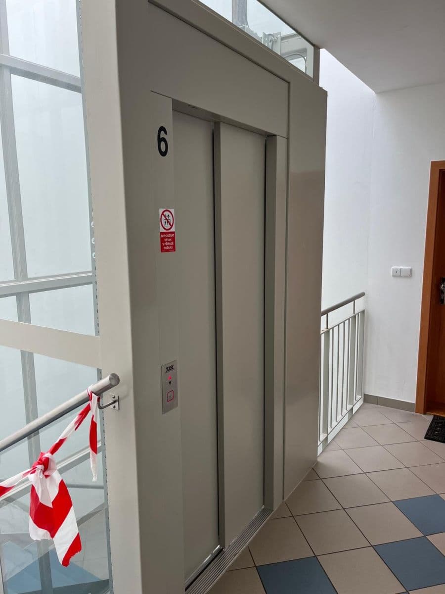 Predaj bytu 3-izbový 301 m², Zámecký vrch, Karlovy Vary, Karlovarský kraj Predaj bytu 3-izbový 301 m², Zámecký vrch, Karlovy Vary, Karlovarský kraj