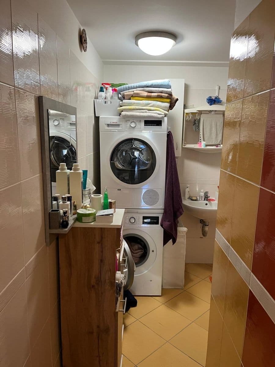 Predaj bytu 3-izbový 301 m², Zámecký vrch, Karlovy Vary, Karlovarský kraj Predaj bytu 3-izbový 301 m², Zámecký vrch, Karlovy Vary, Karlovarský kraj