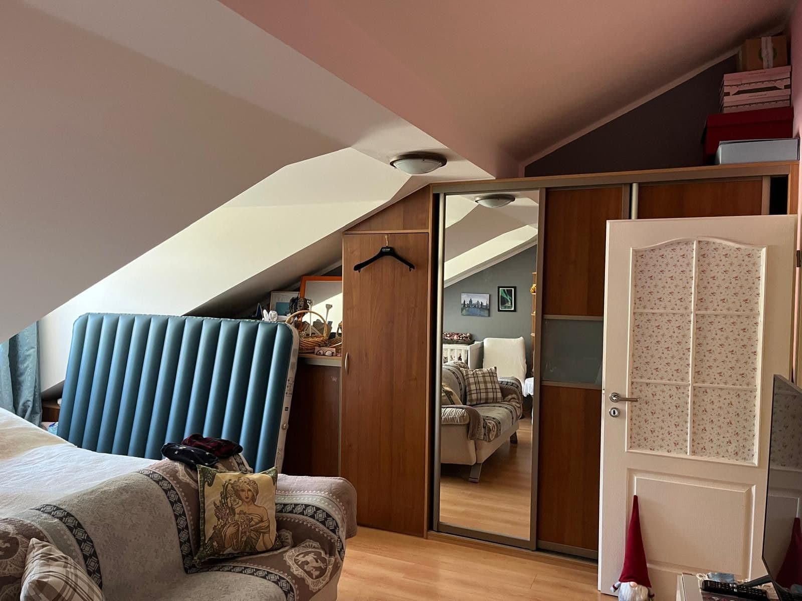 Predaj bytu 3-izbový 301 m², Zámecký vrch, Karlovy Vary, Karlovarský kraj Predaj bytu 3-izbový 301 m², Zámecký vrch, Karlovy Vary, Karlovarský kraj