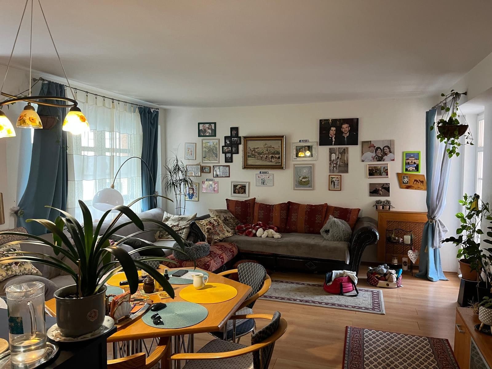 Predaj bytu 3-izbový 301 m², Zámecký vrch, Karlovy Vary, Karlovarský kraj Predaj bytu 3-izbový 301 m², Zámecký vrch, Karlovy Vary, Karlovarský kraj