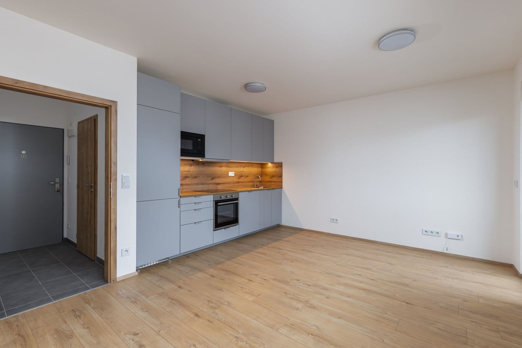 Prenájom bytu 1-izbový 31 m², Fabiánové, Praha, Praha Prenájom bytu 1-izbový 31 m², Fabiánové, Praha, Praha