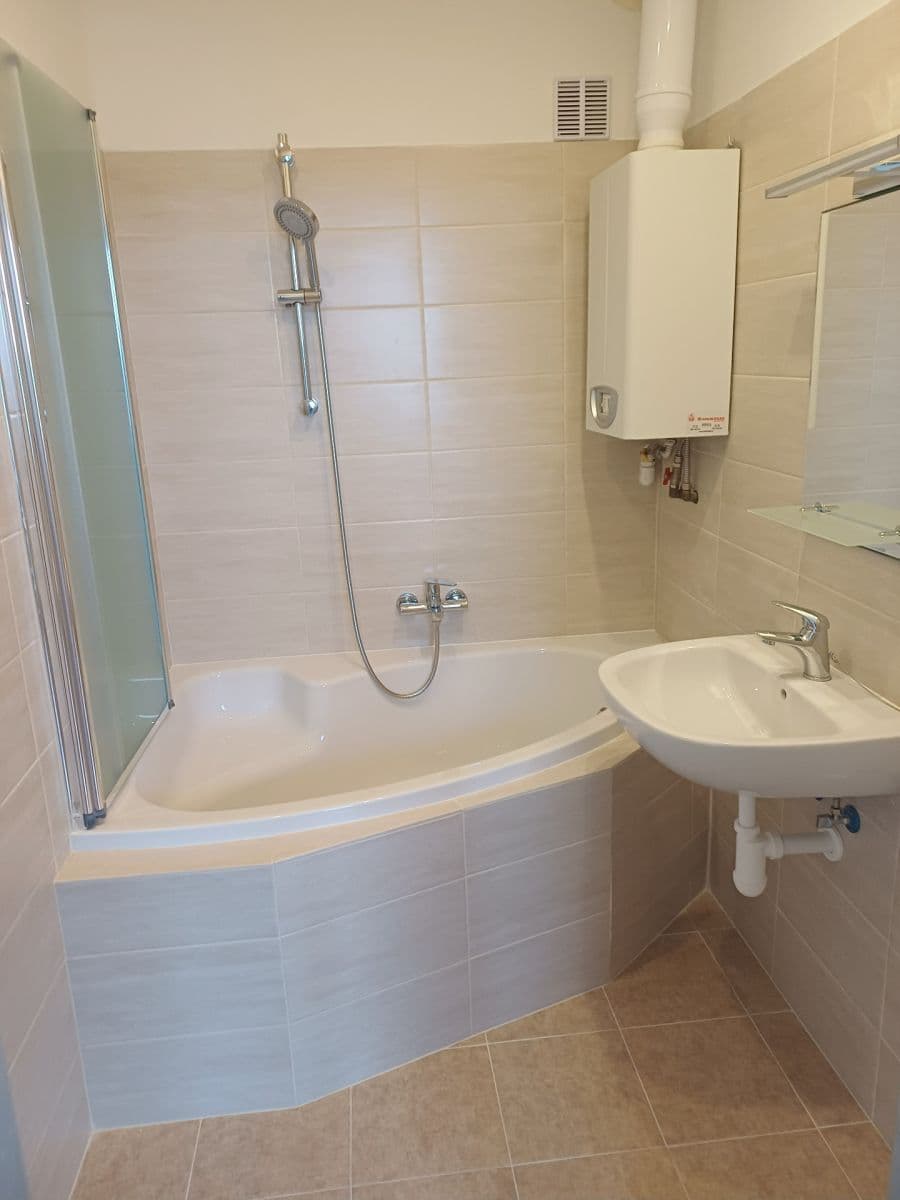 Prenájom bytu 3-izbový 79 m², Purkyňova, Liberec, Liberecký kraj Prenájom bytu 3-izbový 79 m², Purkyňova, Liberec, Liberecký kraj