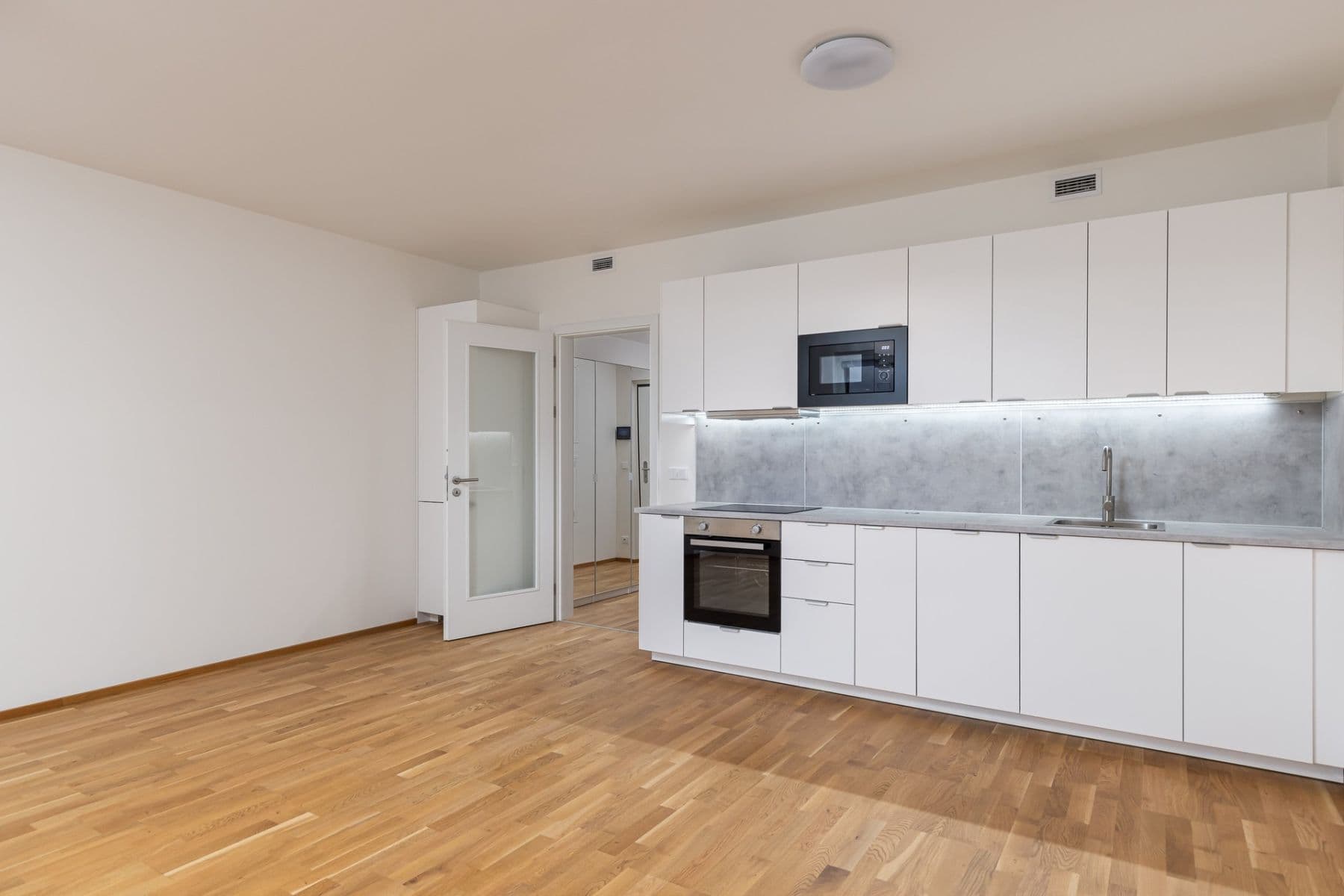 Prenájom bytu 1-izbový 37 m², Fafkových, Praha, Praha Prenájom bytu 1-izbový 37 m², Fafkových, Praha, Praha