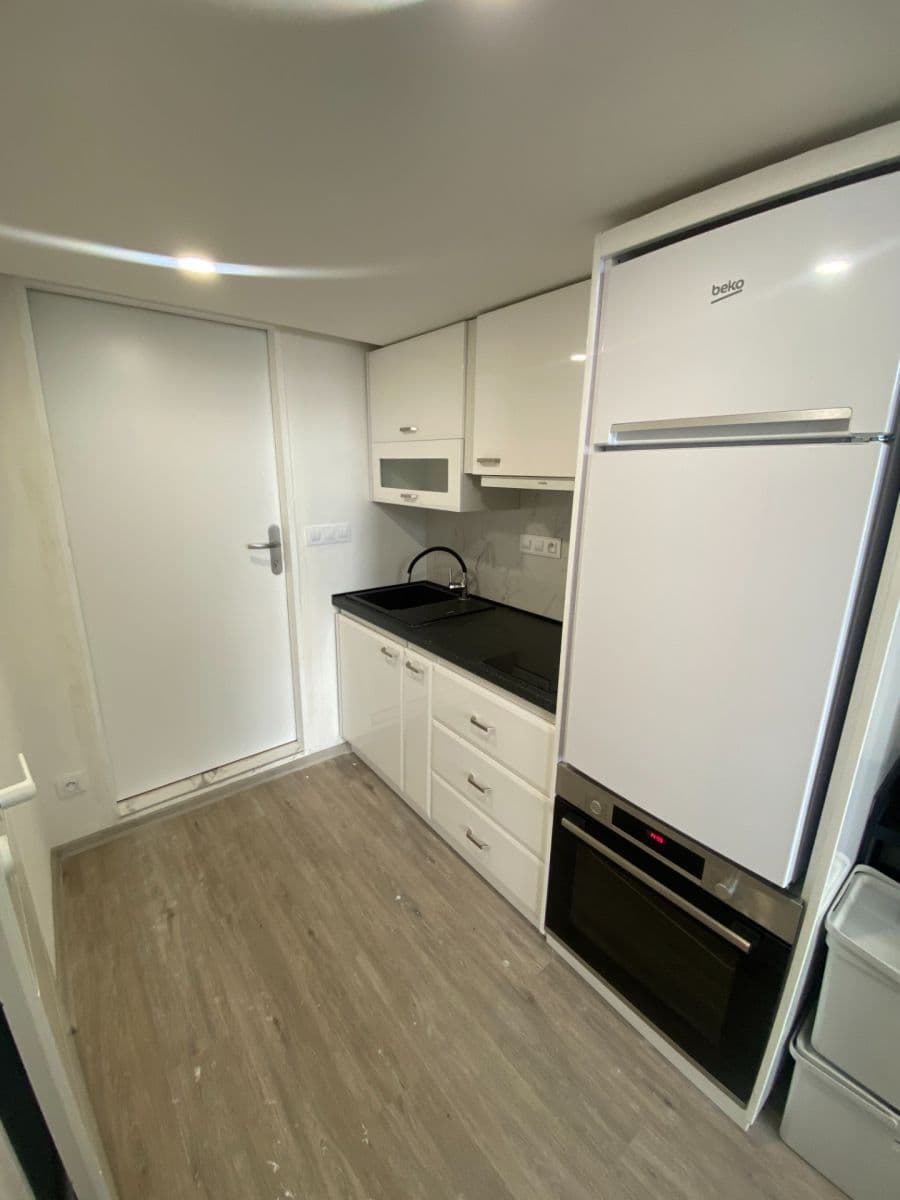 Prenájom bytu 1-izbový 18 m², Jagellonská, Praha, Praha Prenájom bytu 1-izbový 18 m², Jagellonská, Praha, Praha