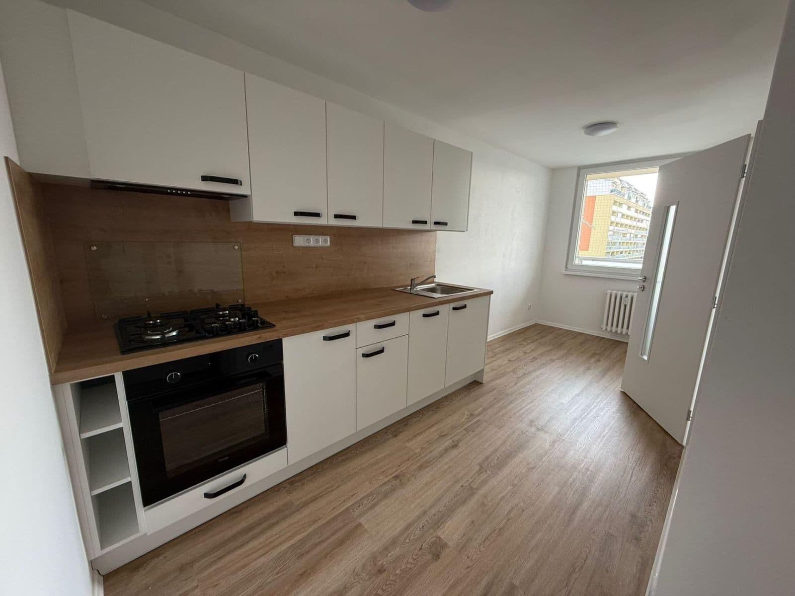 Prenájom bytu 3-izbový 77 m², Krausova, Praha, Praha Prenájom bytu 3-izbový 77 m², Krausova, Praha, Praha