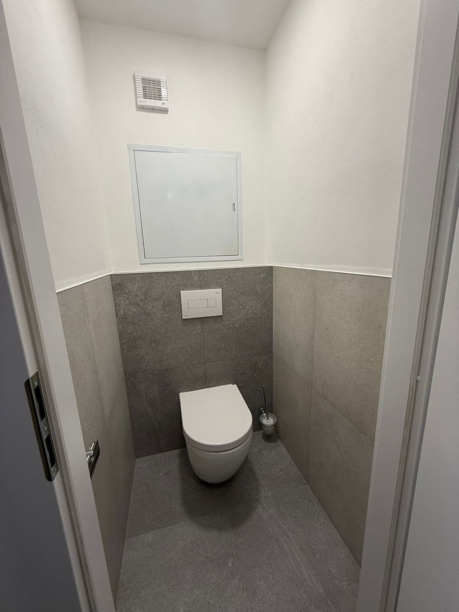 Prenájom bytu 3-izbový 77 m², Krausova, Praha, Praha Prenájom bytu 3-izbový 77 m², Krausova, Praha, Praha