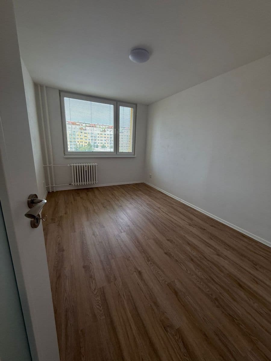 Prenájom bytu 3-izbový 77 m², Krausova, Praha, Praha Prenájom bytu 3-izbový 77 m², Krausova, Praha, Praha