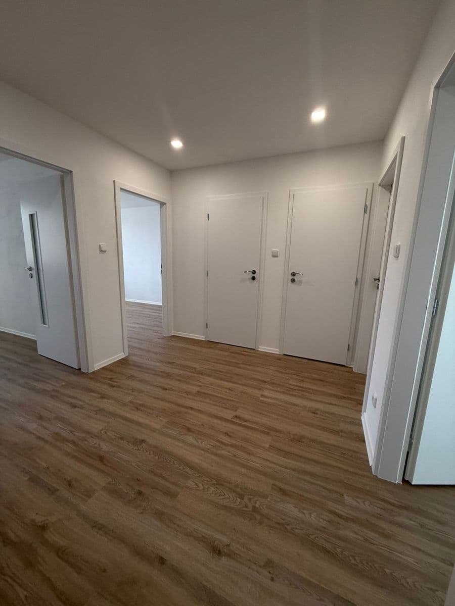 Prenájom bytu 3-izbový 77 m², Krausova, Praha, Praha Prenájom bytu 3-izbový 77 m², Krausova, Praha, Praha