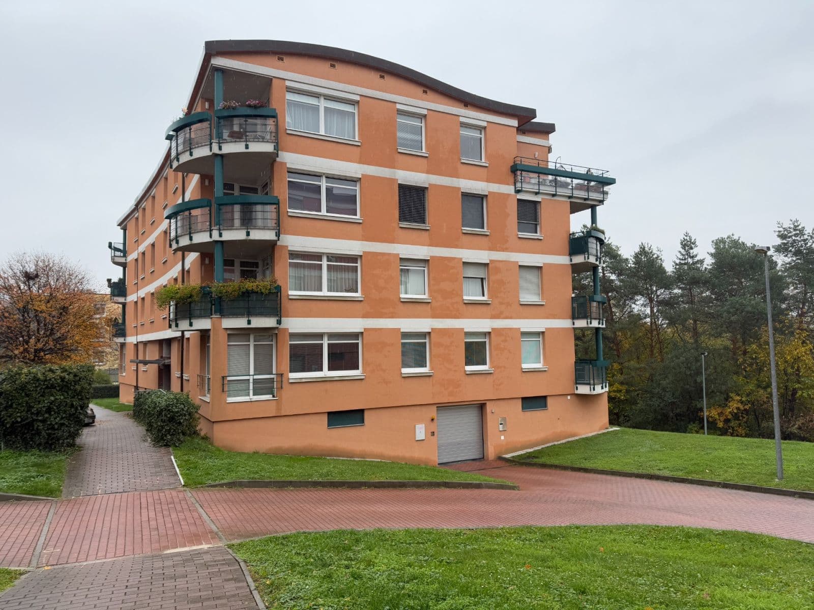 Predaj garáže 14 m², Nad Okrouhlíkem, Praha, Praha Predaj garáže 14 m², Nad Okrouhlíkem, Praha, Praha