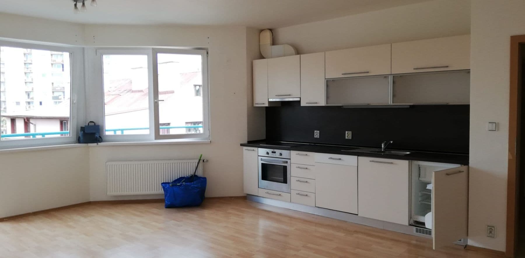 Prenájom bytu 1-izbový 38 m², Gutova, Praha, Praha Prenájom bytu 1-izbový 38 m², Gutova, Praha, Praha
