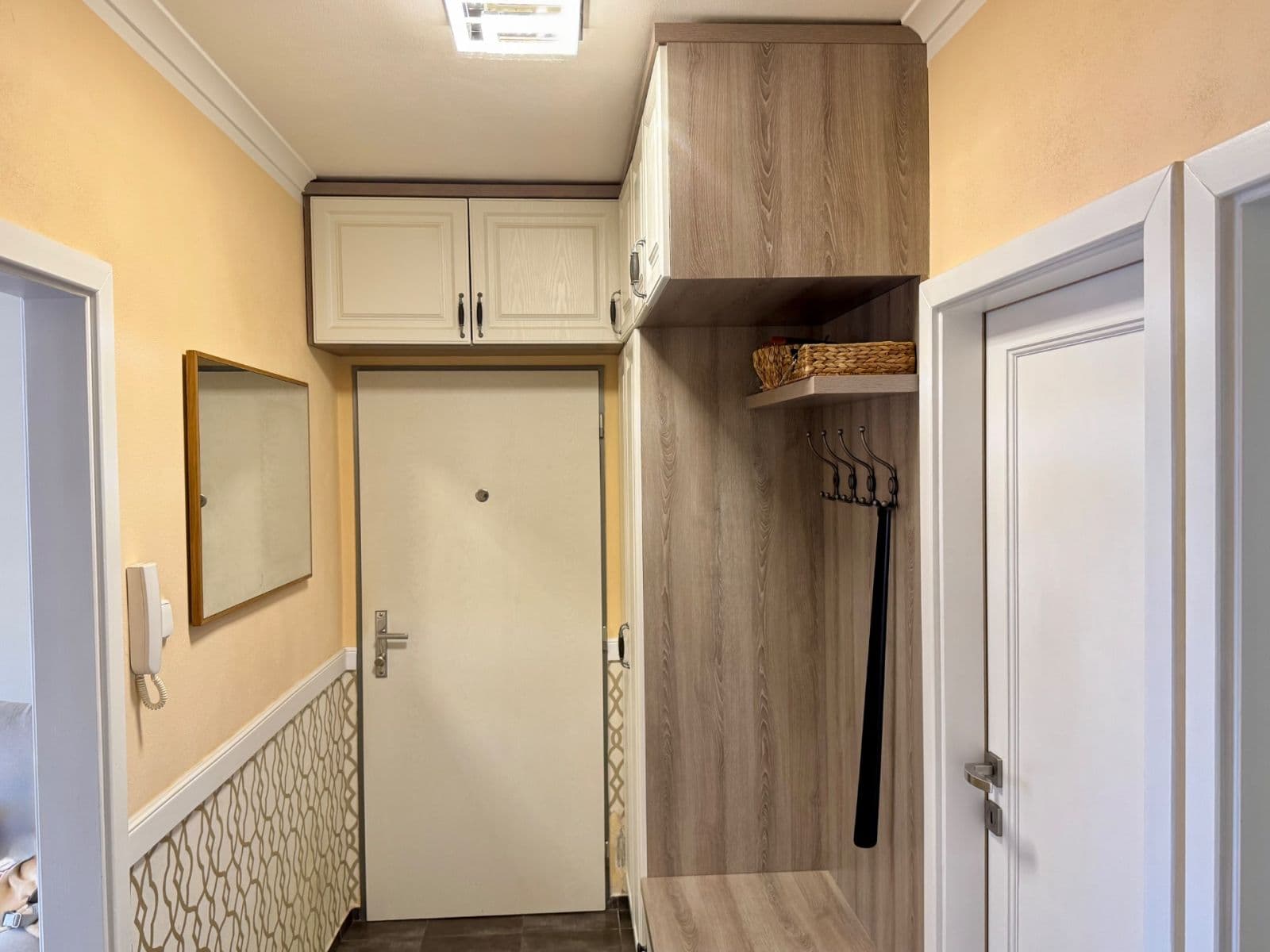 Prenájom bytu 3-izbový 55 m², Litoměřická, Praha, Praha Prenájom bytu 3-izbový 55 m², Litoměřická, Praha, Praha