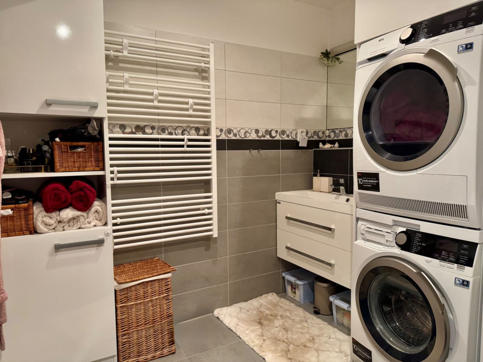 Prenájom bytu 3-izbový 55 m², Litoměřická, Praha, Praha Prenájom bytu 3-izbový 55 m², Litoměřická, Praha, Praha