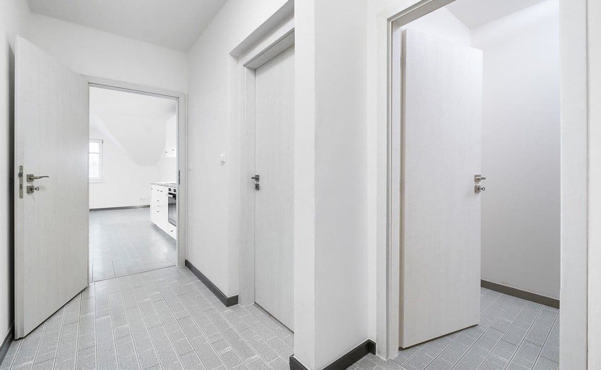 Prenájom bytu 1-izbový 46 m², O. Peška, Kladno, Středočeský kraj Prenájom bytu 1-izbový 46 m², O. Peška, Kladno, Středočeský kraj