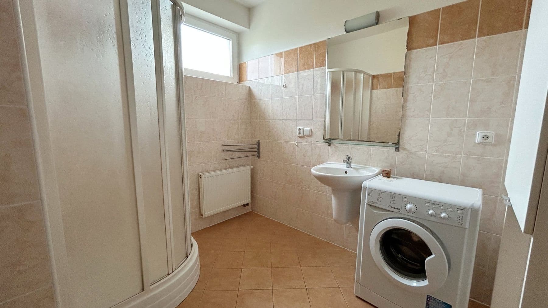 Prenájom bytu 2-izbový 44 m², Třídvorská, Kolín, Středočeský kraj Prenájom bytu 2-izbový 44 m², Třídvorská, Kolín, Středočeský kraj