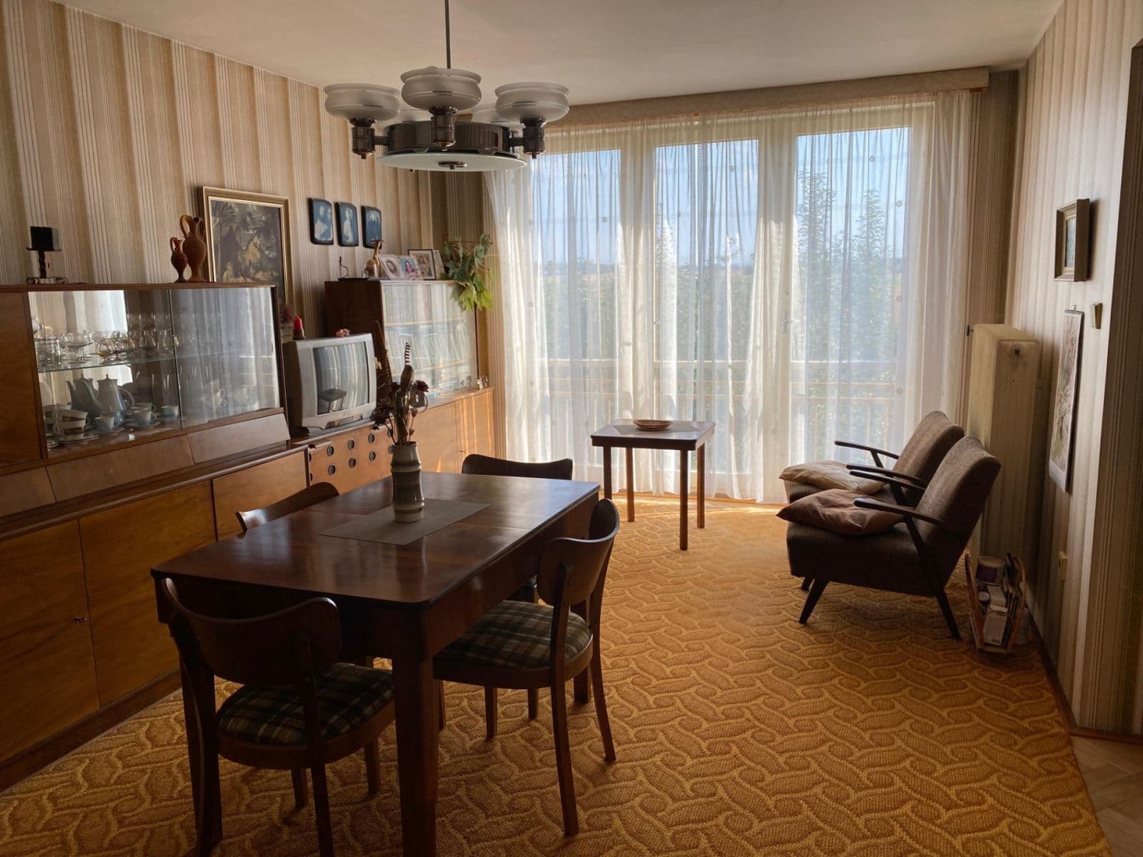 Predaj domu 180 m², pozemek 898 m², Mikulovická, Pardubice, Pardubický kraj Predaj domu 180 m², pozemek 898 m², Mikulovická, Pardubice, Pardubický kraj