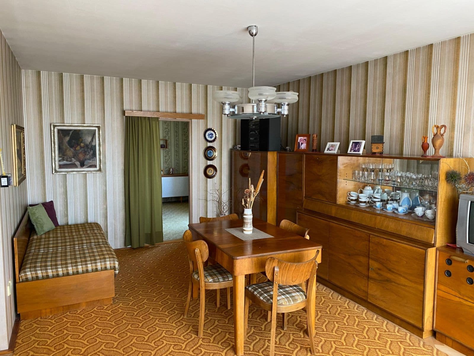 Predaj domu 180 m², pozemek 898 m², Mikulovická, Pardubice, Pardubický kraj Predaj domu 180 m², pozemek 898 m², Mikulovická, Pardubice, Pardubický kraj