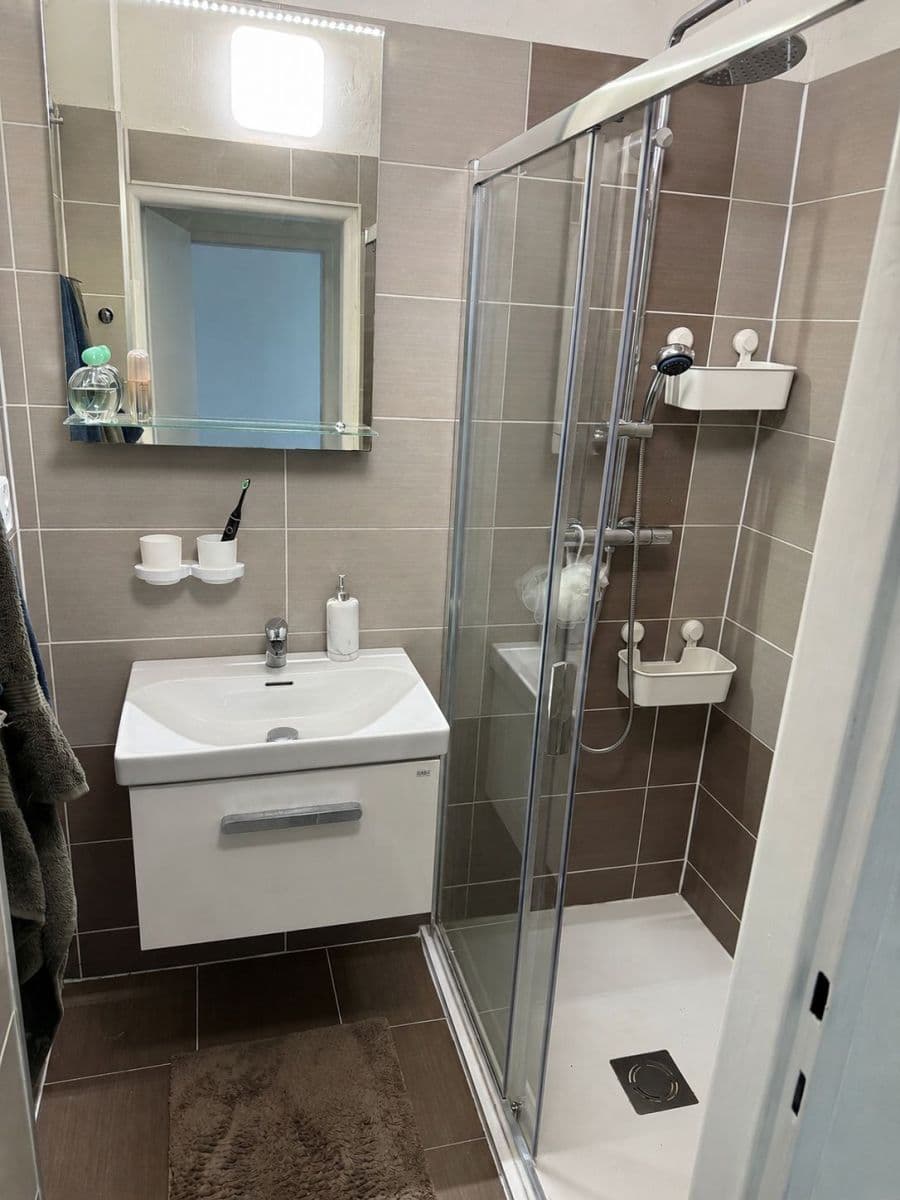 Prenájom bytu 3-izbový 88 m², Čs. exilu, Ostrava, Moravskoslezský kraj Prenájom bytu 3-izbový 88 m², Čs. exilu, Ostrava, Moravskoslezský kraj