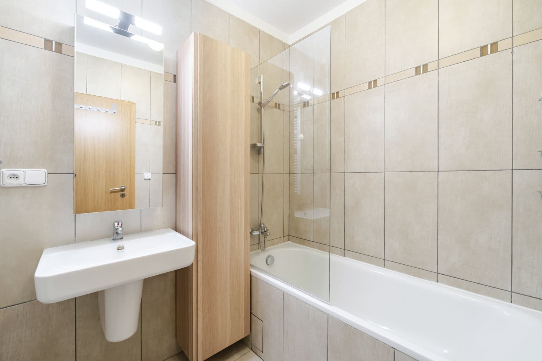 Prenájom bytu 65 m², U Staré sokolovny, Praha, Praha Prenájom bytu 65 m², U Staré sokolovny, Praha, Praha