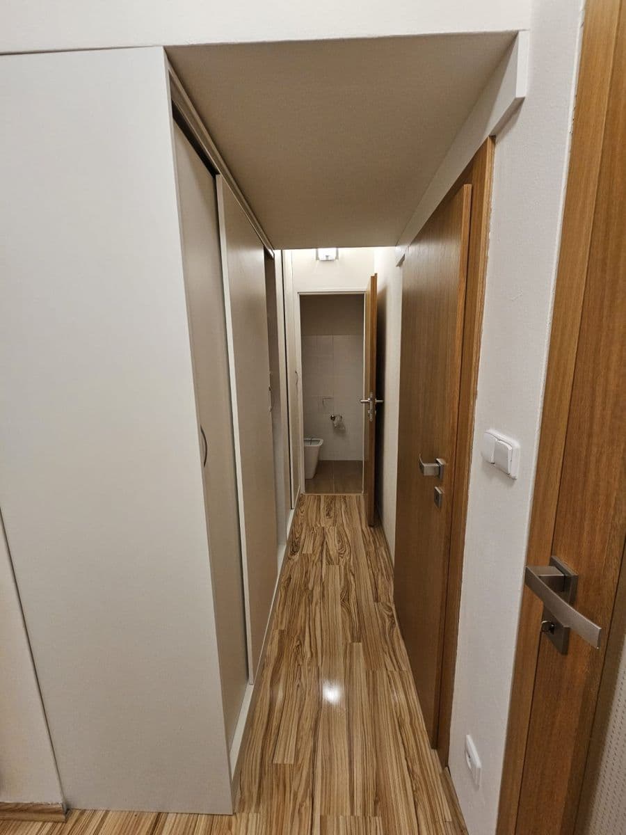 Prenájom bytu 2-izbový 86 m², Legionářská, Kuřim, Jihomoravský kraj Prenájom bytu 2-izbový 86 m², Legionářská, Kuřim, Jihomoravský kraj