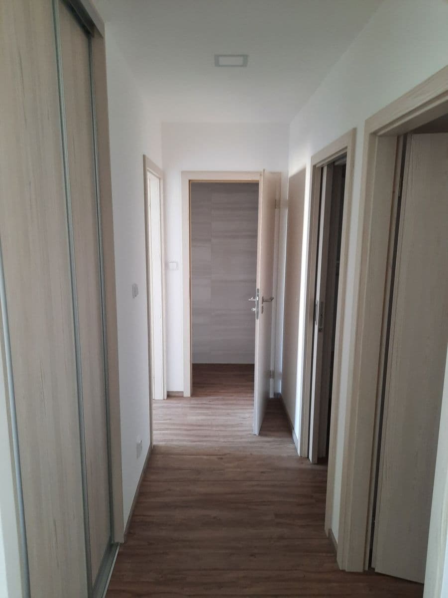 Predaj bytu 3-izbový 69 m², Vodárenská, Kladno, Středočeský kraj Predaj bytu 3-izbový 69 m², Vodárenská, Kladno, Středočeský kraj