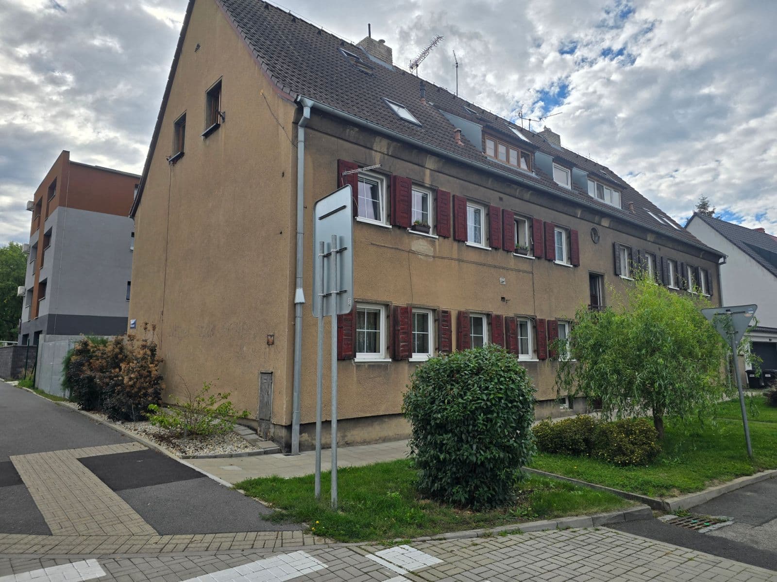 Predaj bytu 5-izbový 104 m², kpt. Jaroše, Kladno, Středočeský kraj Predaj bytu 5-izbový 104 m², kpt. Jaroše, Kladno, Středočeský kraj