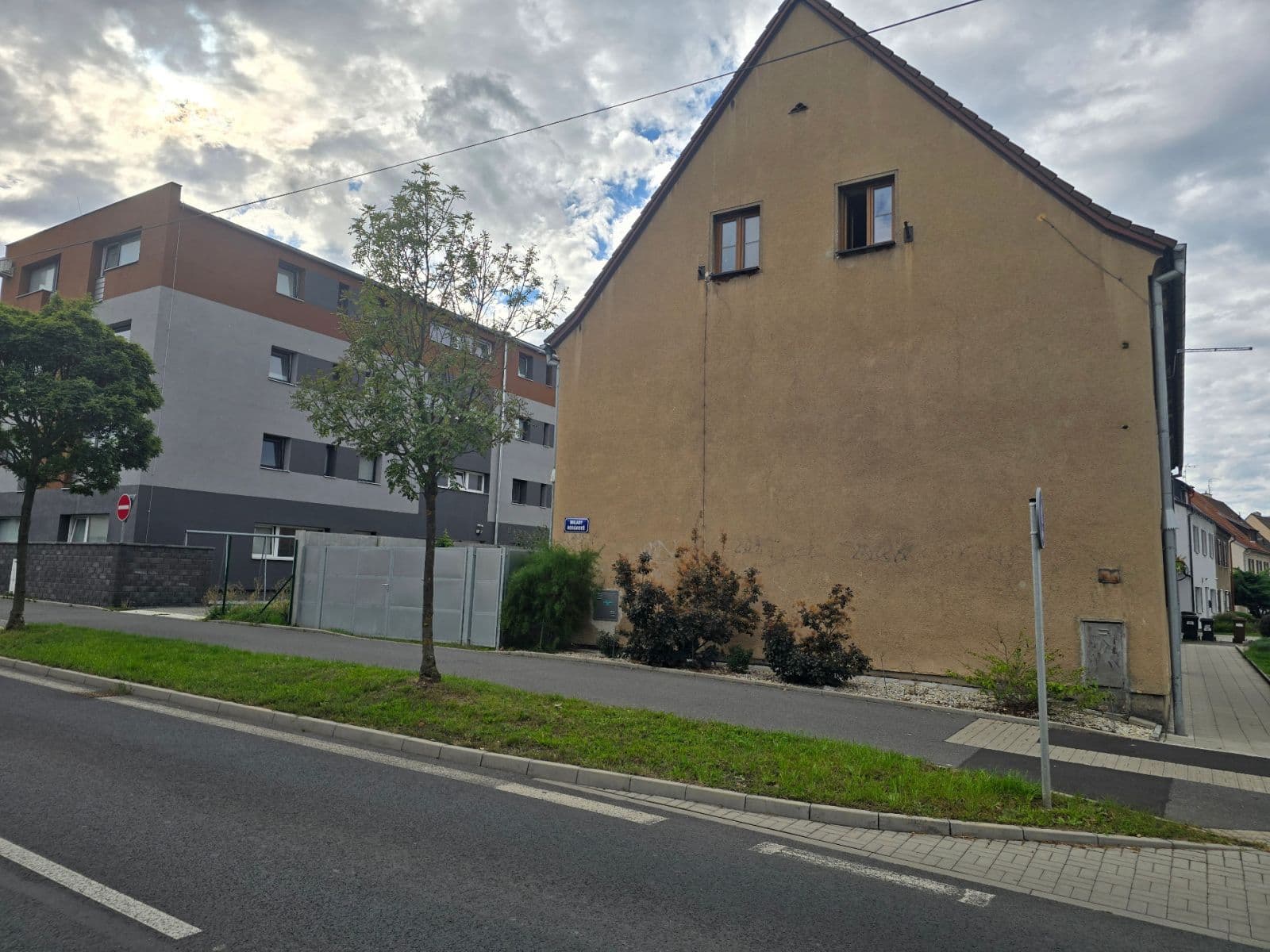 Predaj bytu 5-izbový 104 m², kpt. Jaroše, Kladno, Středočeský kraj Predaj bytu 5-izbový 104 m², kpt. Jaroše, Kladno, Středočeský kraj