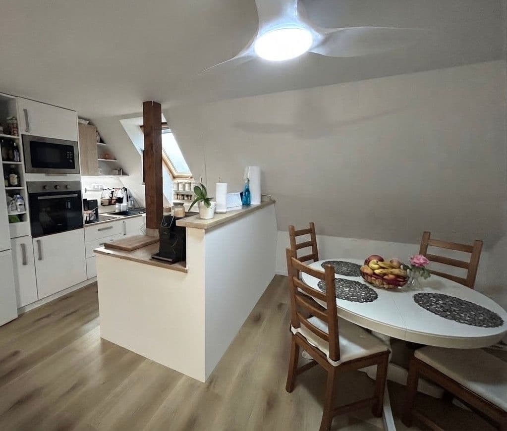 Predaj bytu 5-izbový 104 m², kpt. Jaroše, Kladno, Středočeský kraj Predaj bytu 5-izbový 104 m², kpt. Jaroše, Kladno, Středočeský kraj