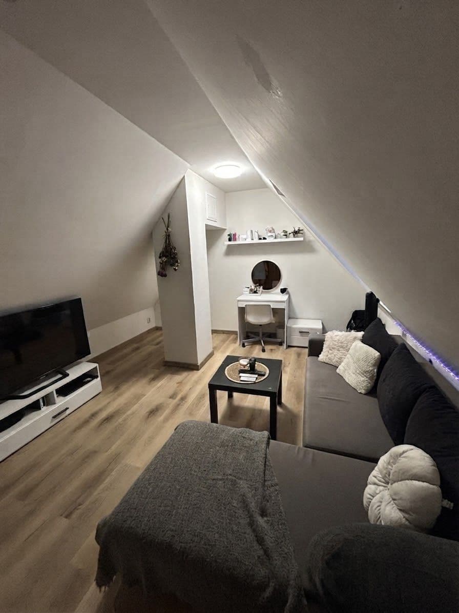 Predaj bytu 5-izbový 104 m², kpt. Jaroše, Kladno, Středočeský kraj Predaj bytu 5-izbový 104 m², kpt. Jaroše, Kladno, Středočeský kraj
