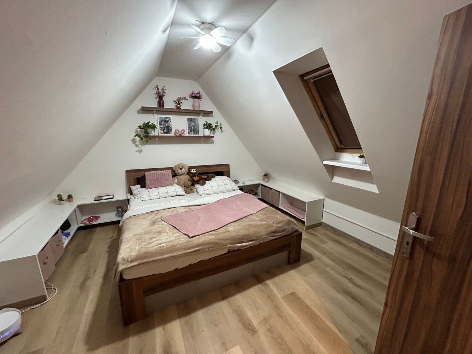 Predaj bytu 5-izbový 104 m², kpt. Jaroše, Kladno, Středočeský kraj Predaj bytu 5-izbový 104 m², kpt. Jaroše, Kladno, Středočeský kraj