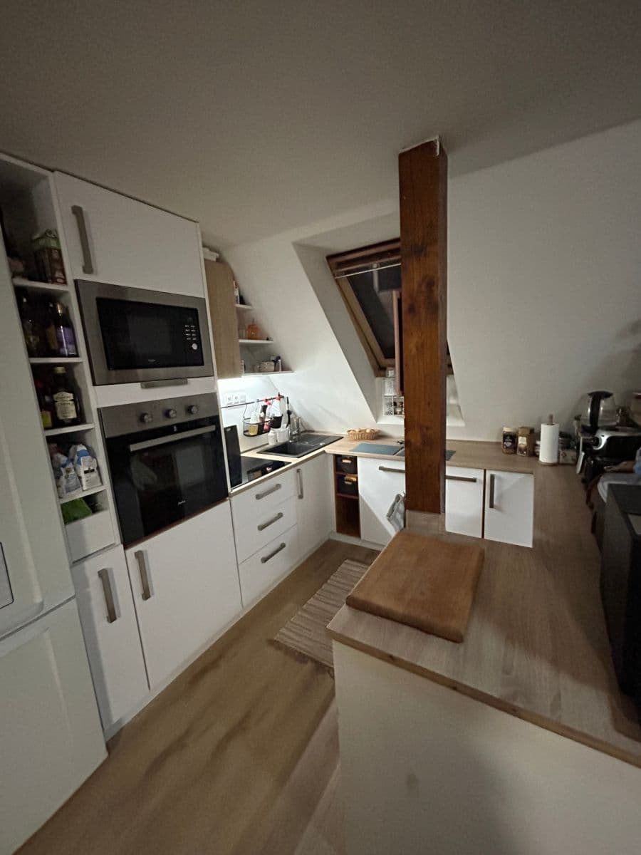 Predaj bytu 5-izbový 104 m², kpt. Jaroše, Kladno, Středočeský kraj Predaj bytu 5-izbový 104 m², kpt. Jaroše, Kladno, Středočeský kraj