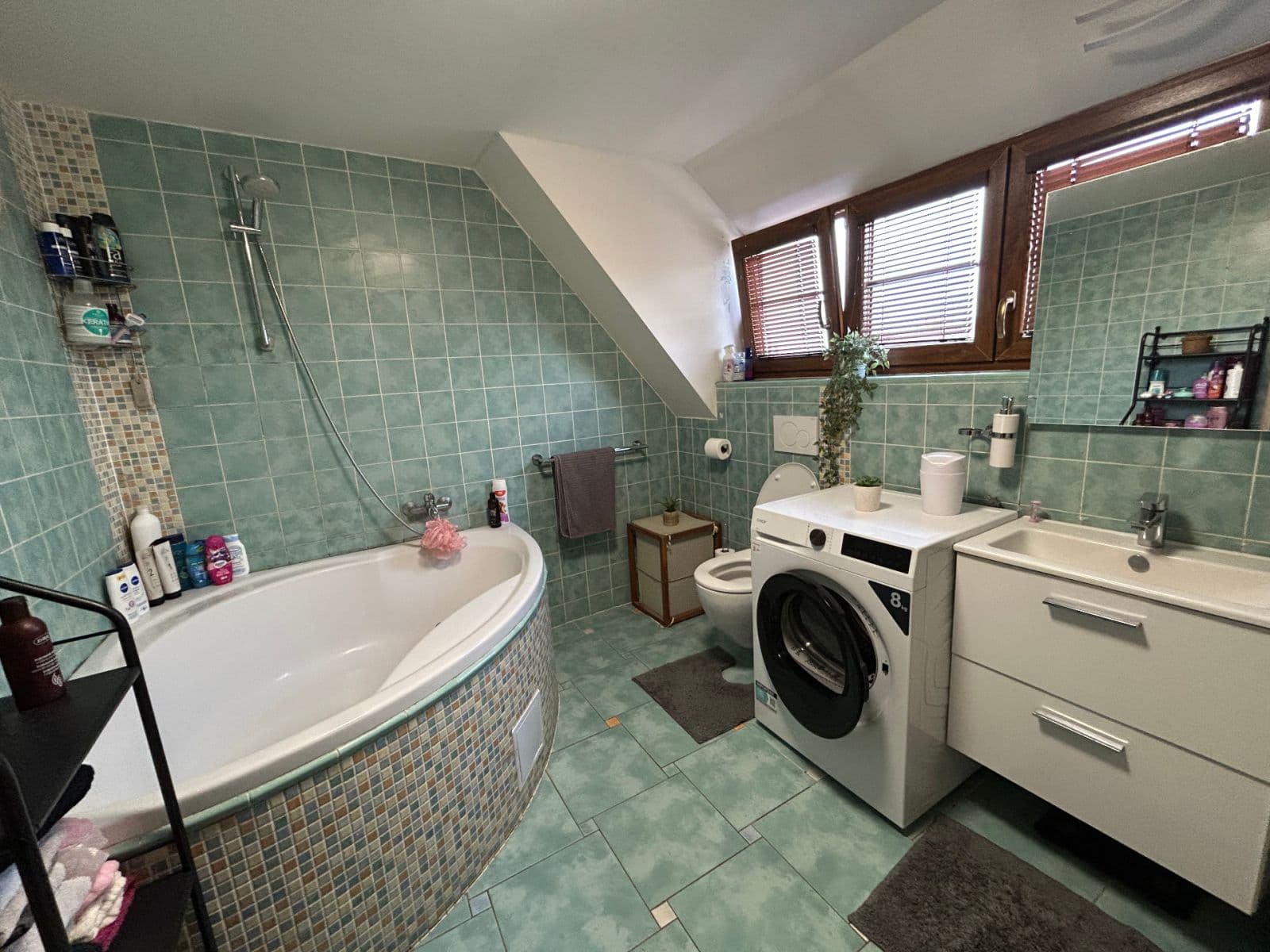 Predaj bytu 5-izbový 104 m², kpt. Jaroše, Kladno, Středočeský kraj Predaj bytu 5-izbový 104 m², kpt. Jaroše, Kladno, Středočeský kraj