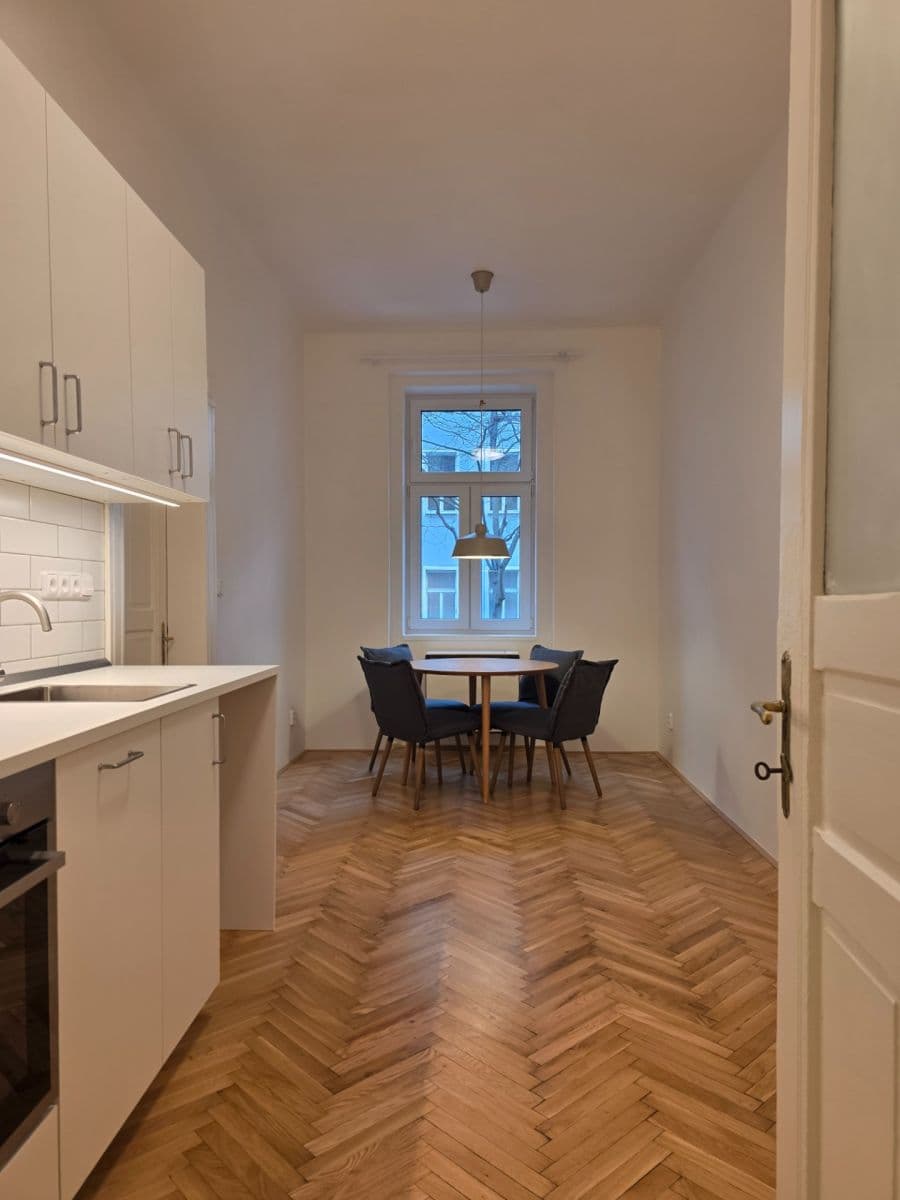 Prenájom bytu 2-izbový 39 m², Jagellonská, Praha, Praha Prenájom bytu 2-izbový 39 m², Jagellonská, Praha, Praha