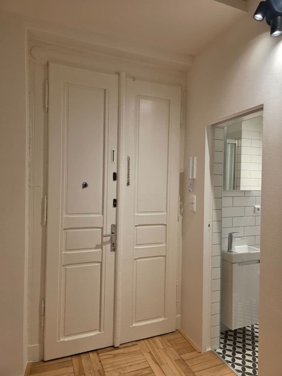 Prenájom bytu 2-izbový 39 m², Jagellonská, Praha, Praha Prenájom bytu 2-izbový 39 m², Jagellonská, Praha, Praha