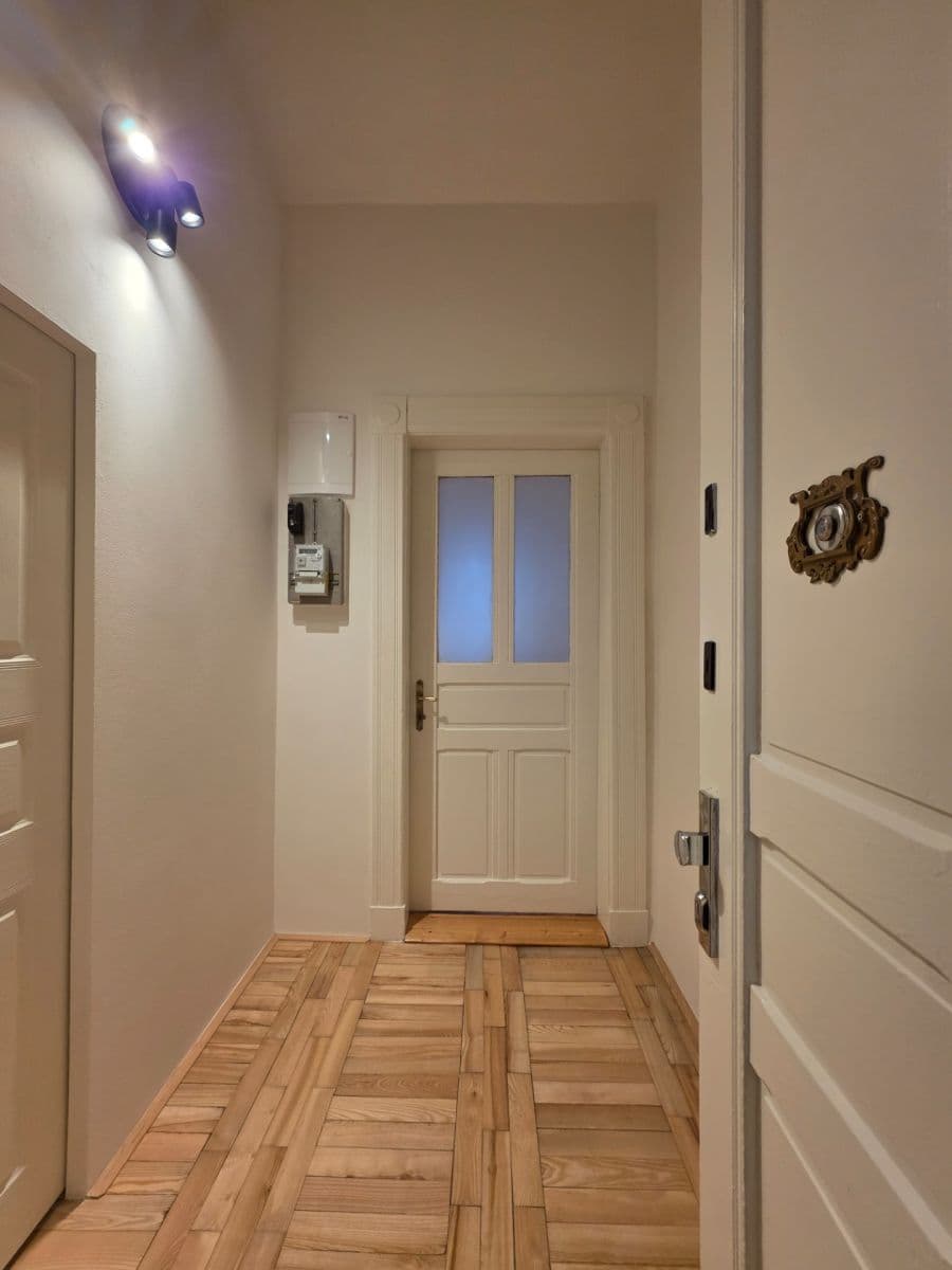 Prenájom bytu 2-izbový 39 m², Jagellonská, Praha, Praha Prenájom bytu 2-izbový 39 m², Jagellonská, Praha, Praha