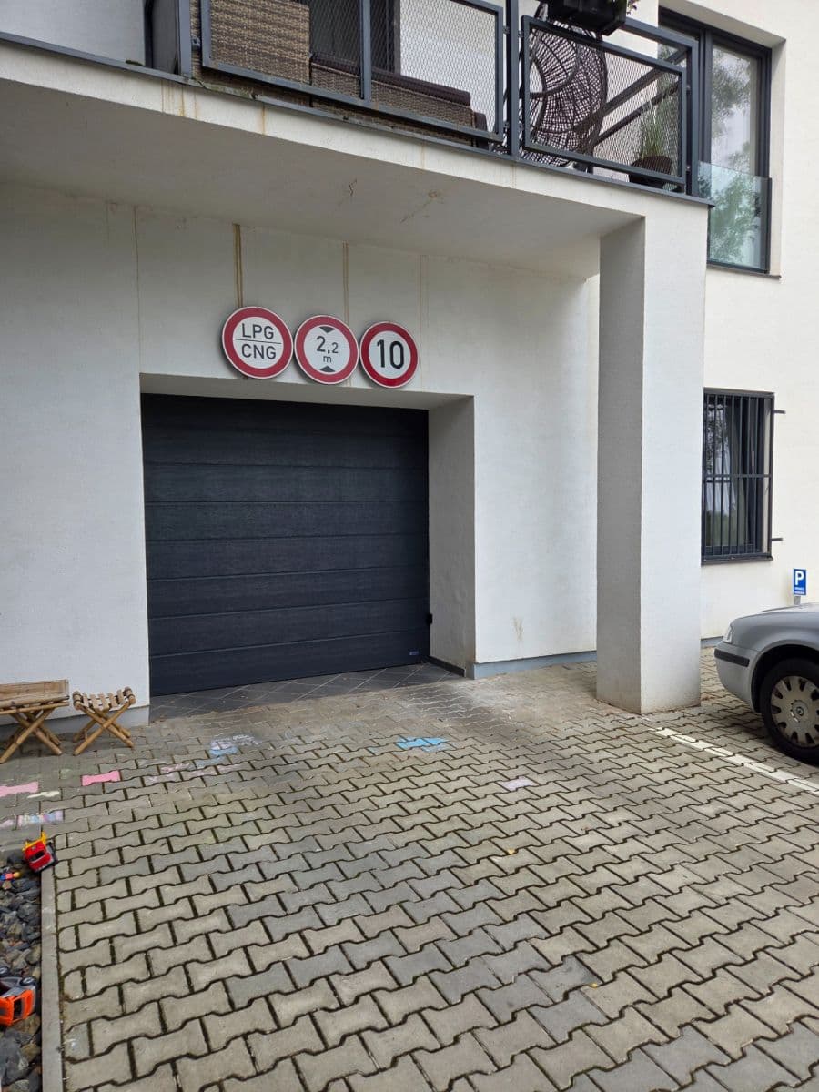 Predaj garáže 18 m², V Pitkovičkách, Praha, Praha Predaj garáže 18 m², V Pitkovičkách, Praha, Praha