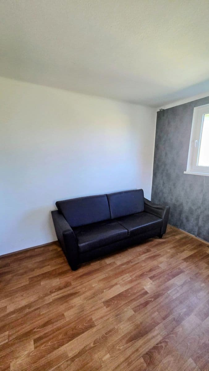 Prenájom bytu 3-izbový 78 m², Pluhův Žďár, Jihočeský kraj Prenájom bytu 3-izbový 78 m², Pluhův Žďár, Jihočeský kraj