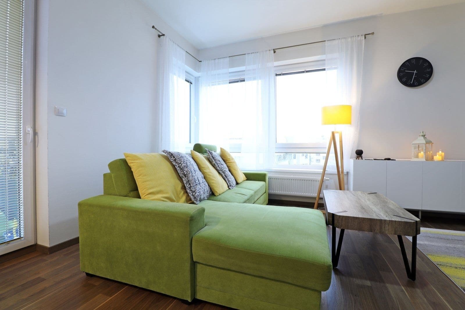 Prenájom bytu 3-izbový 74 m², Rižská, Praha, Praha Prenájom bytu 3-izbový 74 m², Rižská, Praha, Praha