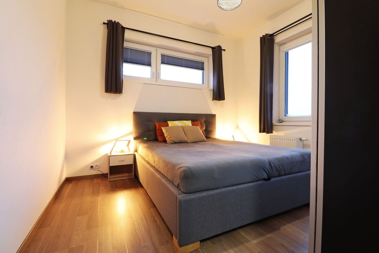 Prenájom bytu 3-izbový 74 m², Rižská, Praha, Praha Prenájom bytu 3-izbový 74 m², Rižská, Praha, Praha